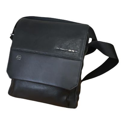 Immagine di PIQUADRO BORSELLO UOMO A TRACOLLA PORTA IPAD CHIUSO CON PATTA E ZIP CA4935S116